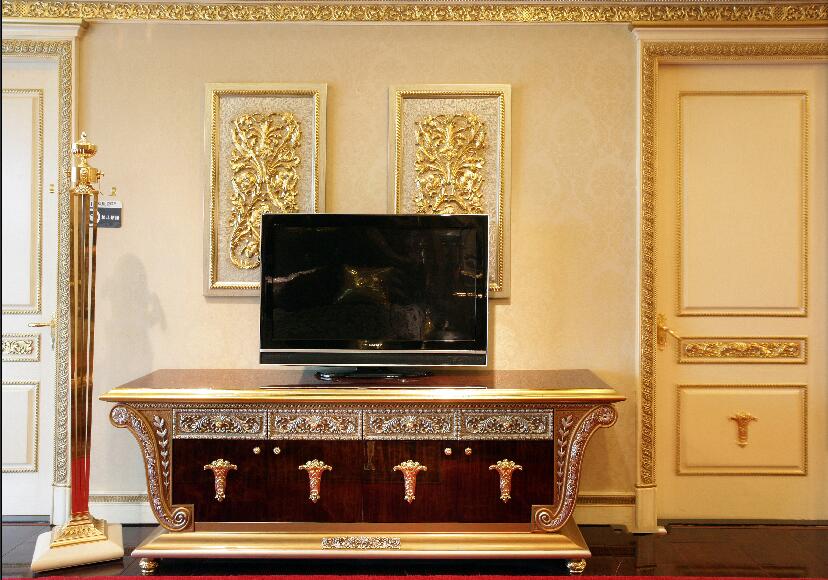 保定星光佳园欧式奢华金色包边电视柜装饰画门边效果图